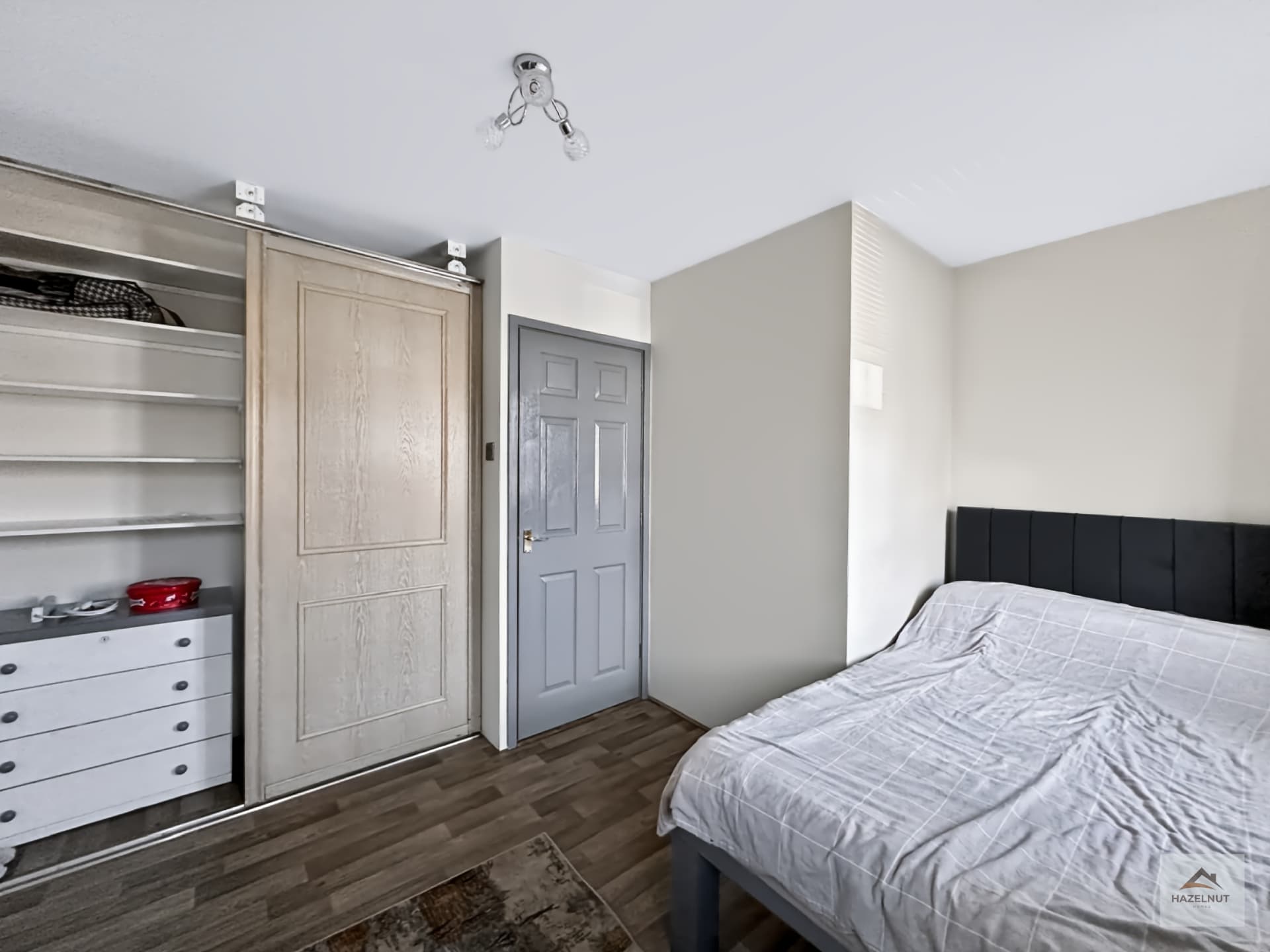 Main double bedroom with sliding wardrobe at 8 Curlew Avenue
